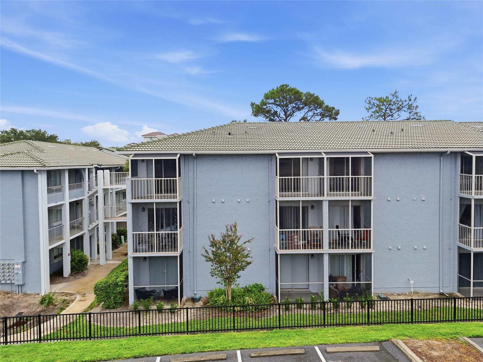 115 Oyster Bay Cir #360 Property Photo 3