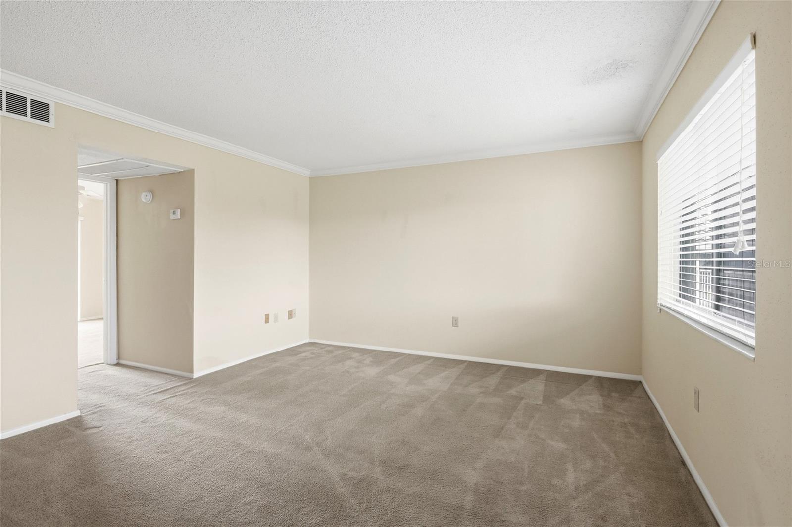 115 Oyster Bay Cir #360 Property Photo 4