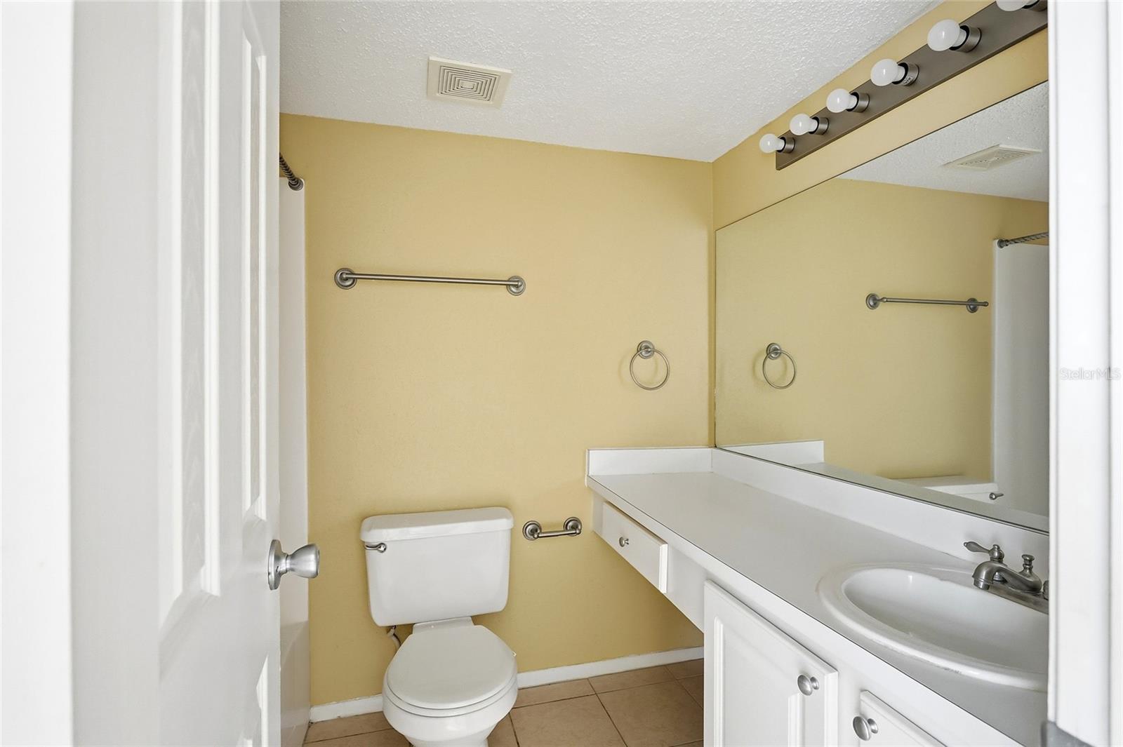 115 Oyster Bay Cir #360 Property Photo 22
