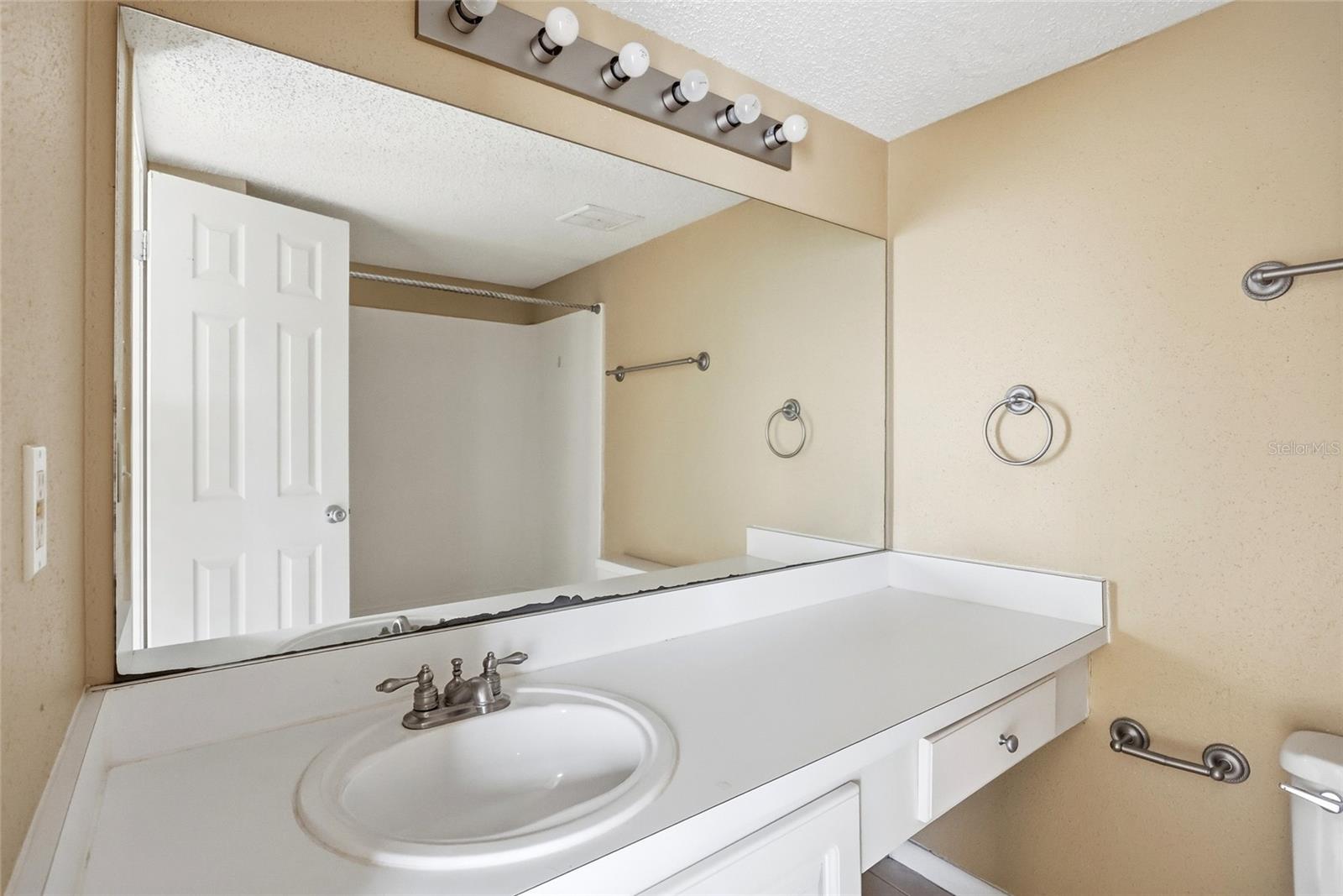 115 Oyster Bay Cir #360 Property Photo 24