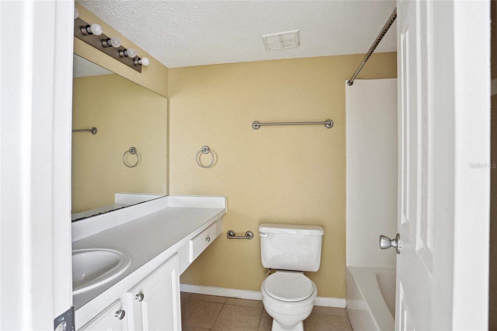 115 Oyster Bay Cir #360 Property Photo 27