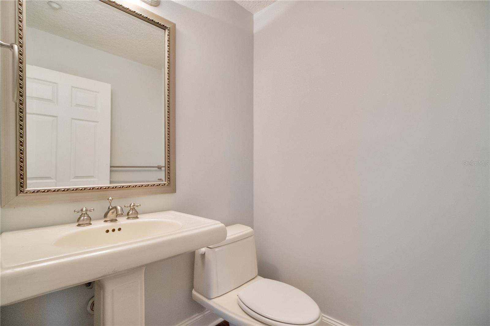 2516 E Church St Property Photo 12