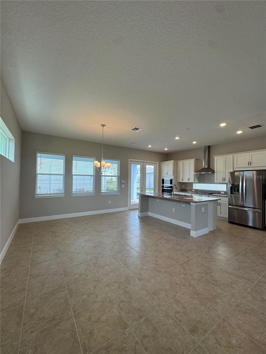 9841 Peebles St Property Photo 3