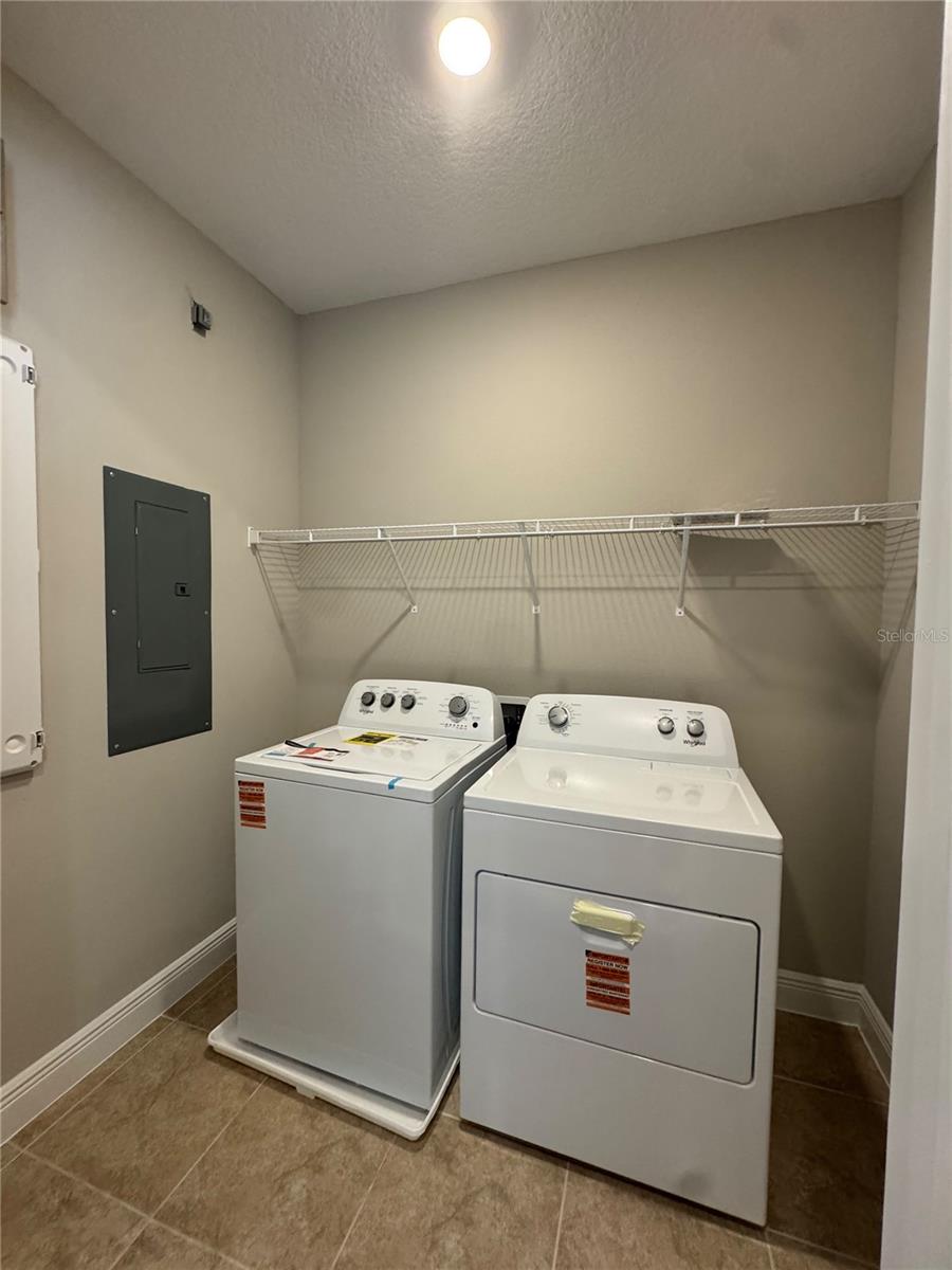 9841 Peebles St Property Photo 15