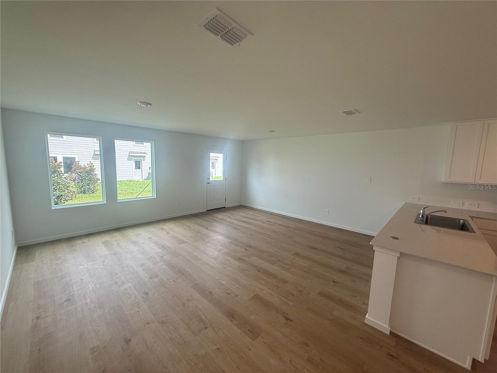 1562 Plank Pl Property Photo 3