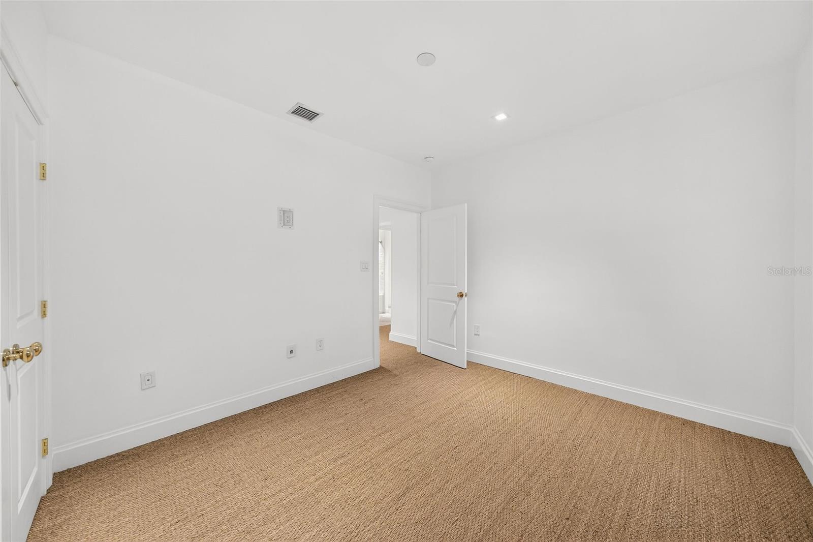311 E Morse Blvd #1-5 Property Photo 41