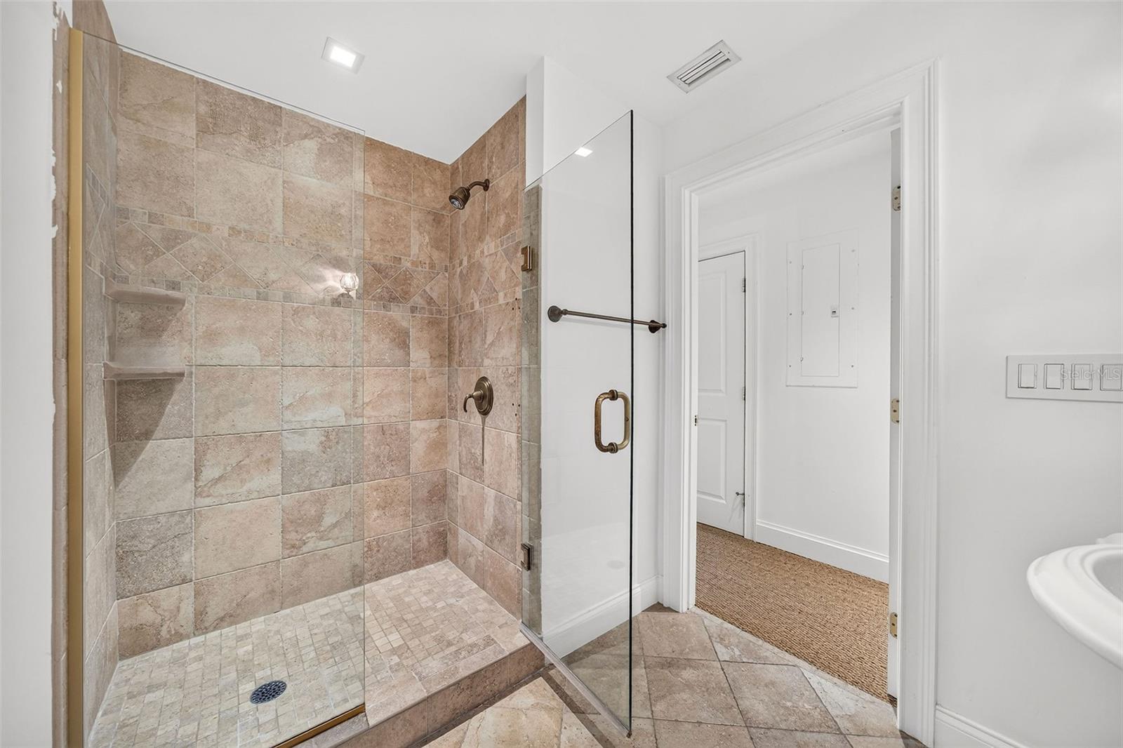 311 E Morse Blvd #1-5 Property Photo 43