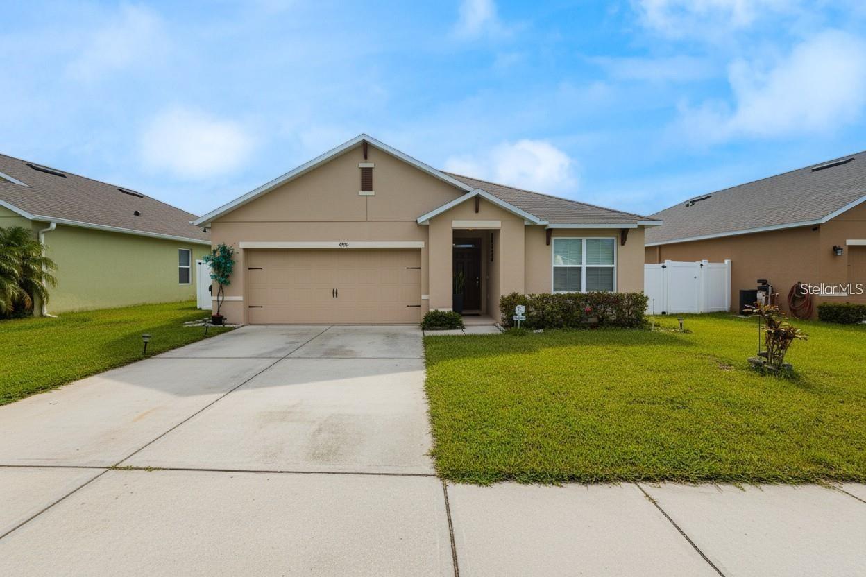 4214 ROBERTA DR Property Photo 1