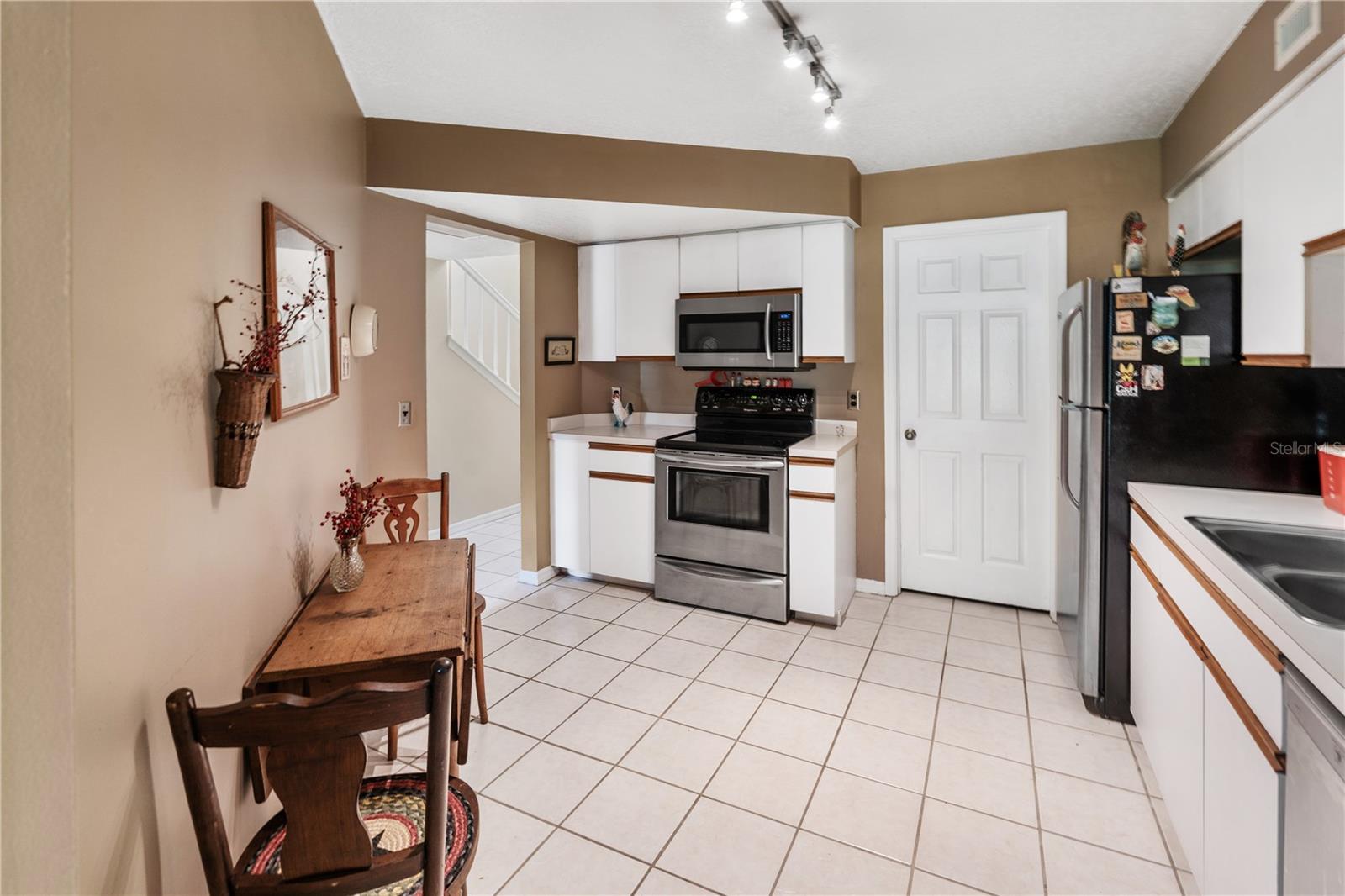 4807 Coachmans Dr #2403 Property Photo 7