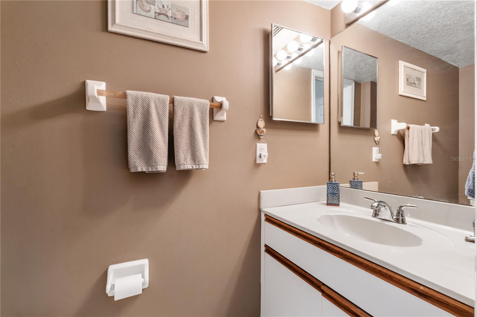4807 Coachmans Dr #2403 Property Photo 11