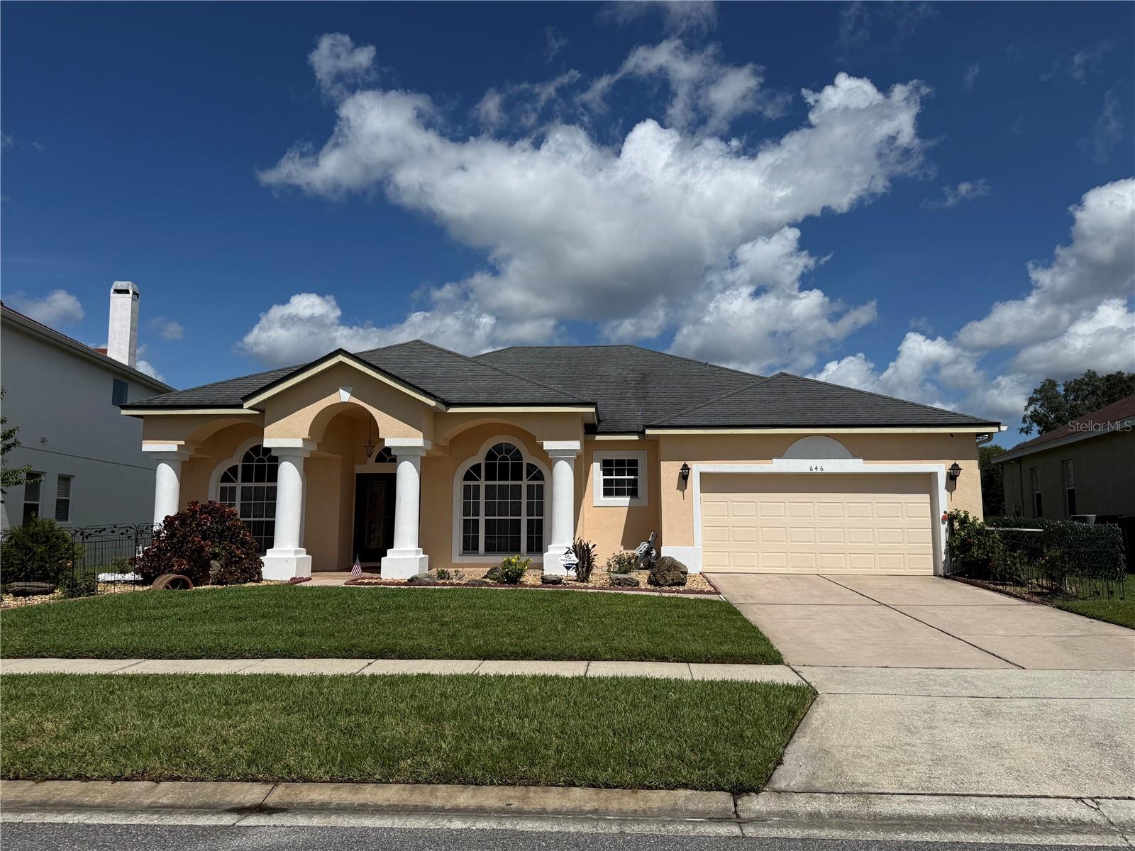 646 CEDAR FOREST CIR Property Photo 1