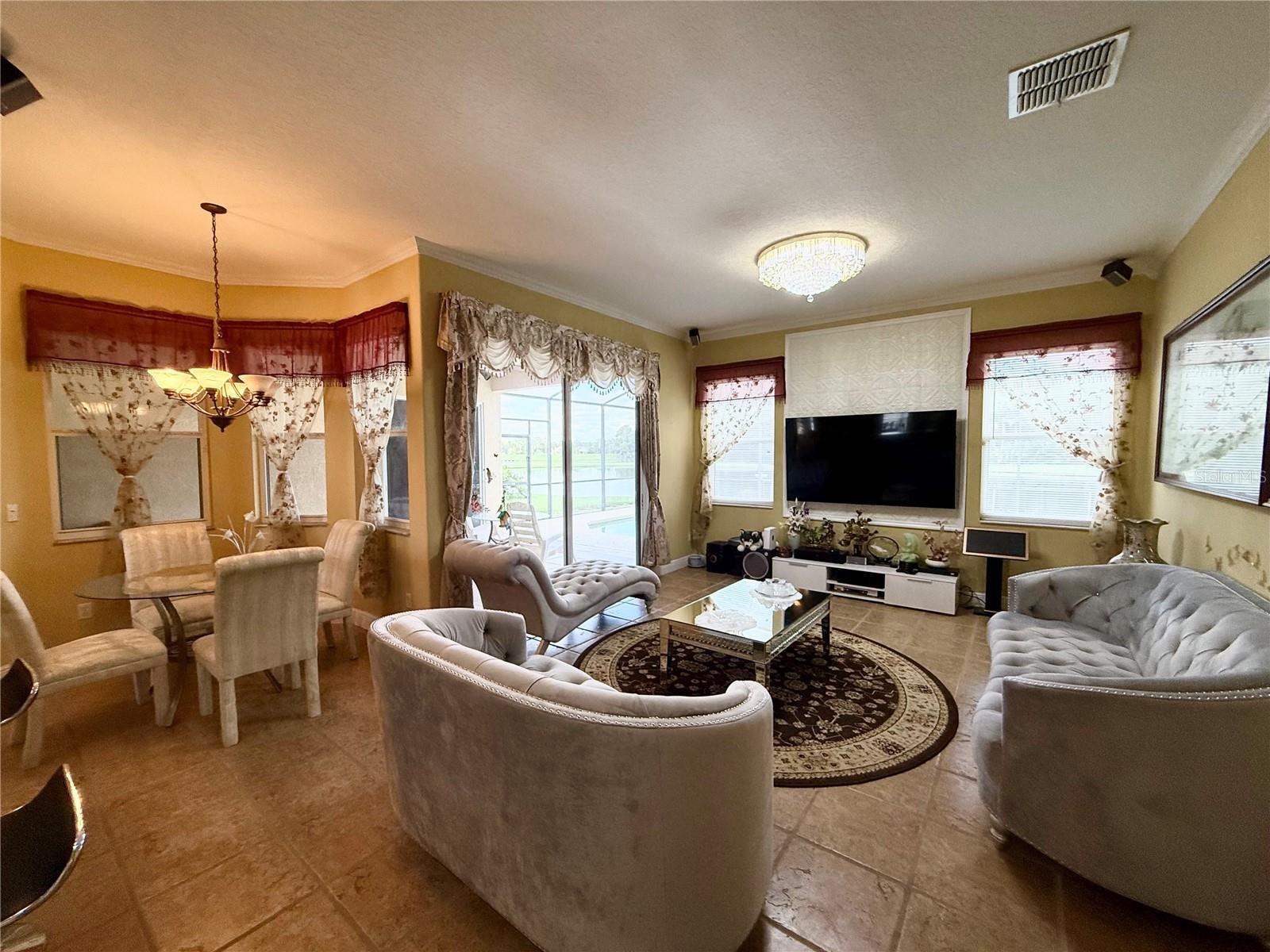 646 Cedar Forest Cir Property Photo 12