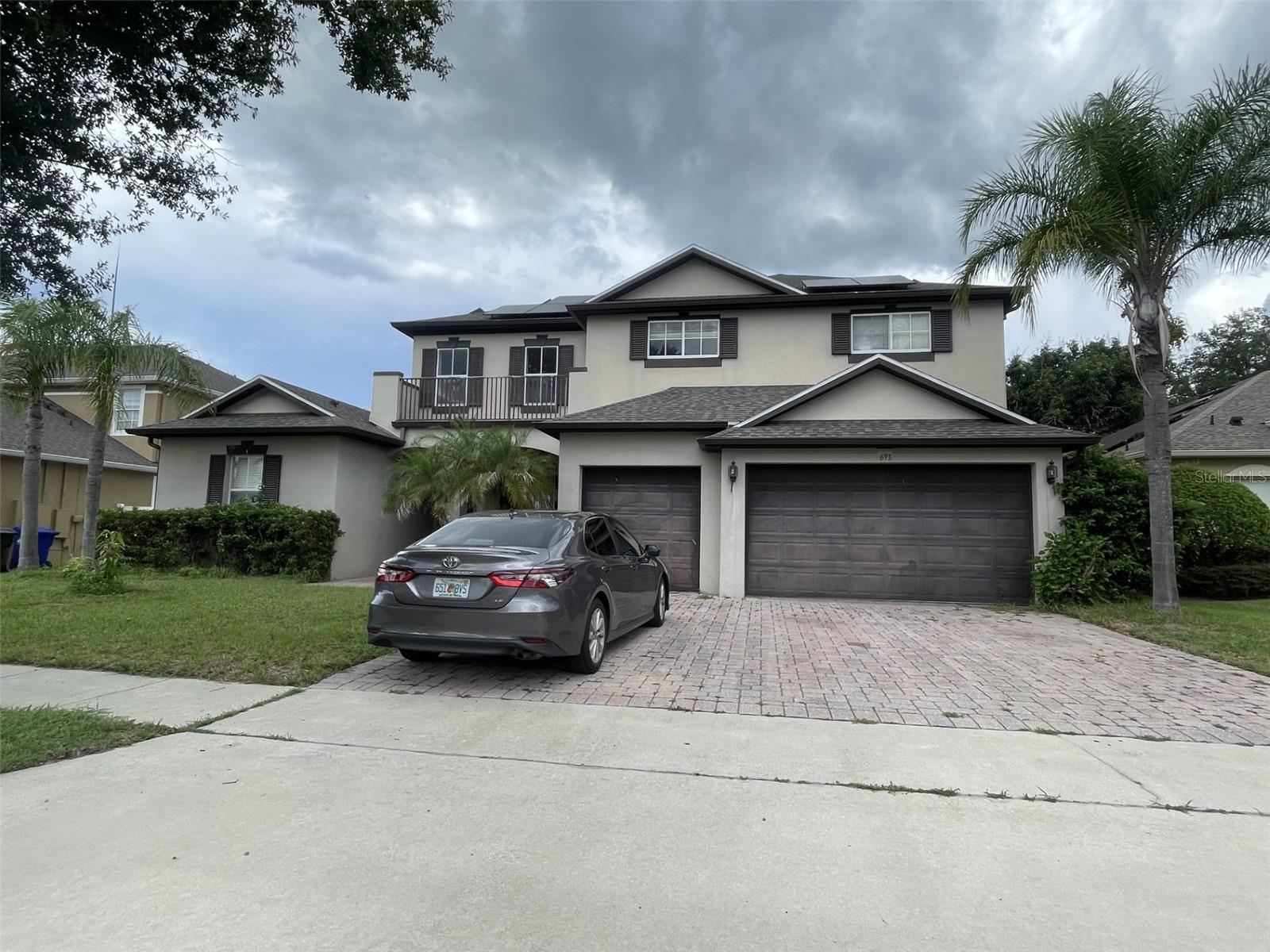 693 Cimarosa Ct Property Photo 4