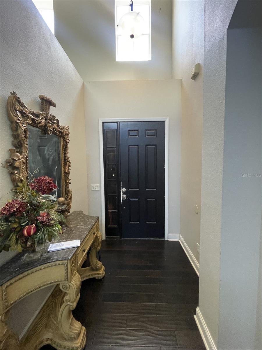 693 Cimarosa Ct Property Photo 5