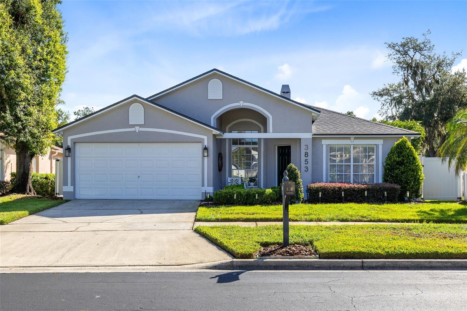 3853 Seminole Dr Property Photo 1