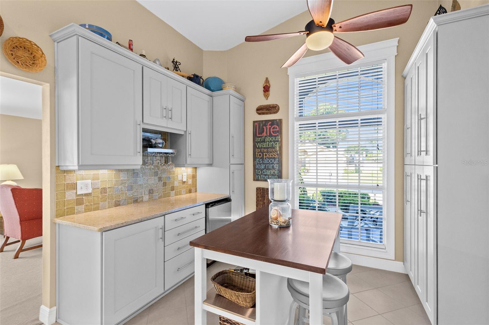 3853 Seminole Dr Property Photo 13