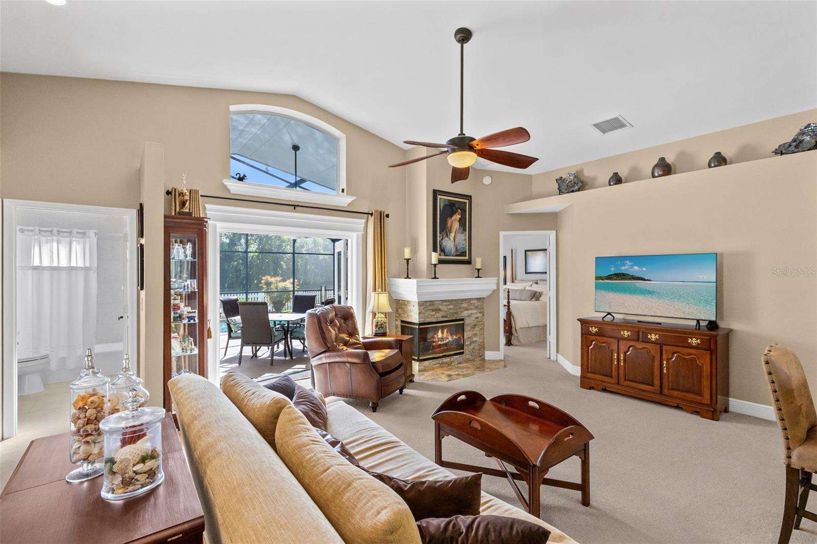 3853 Seminole Dr Property Photo 18