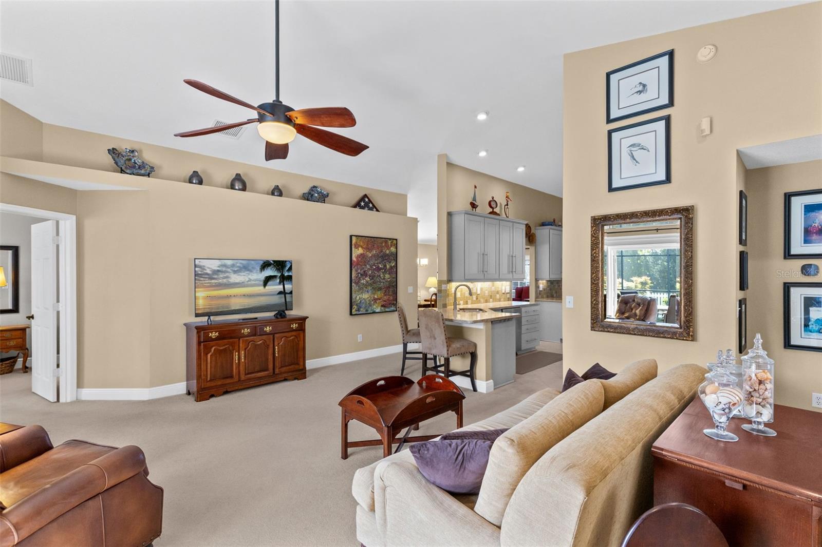 3853 Seminole Dr Property Photo 19