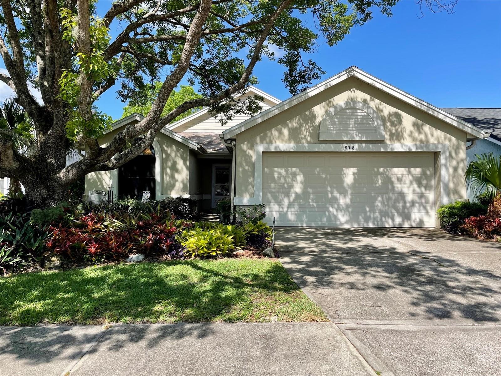878 E Charing Cross Cir Property Photo 1