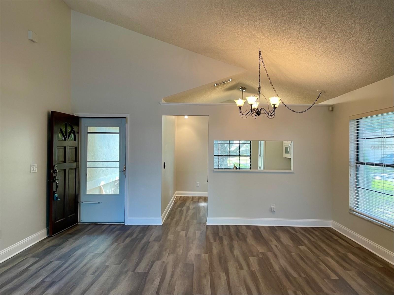 878 E Charing Cross Cir Property Photo 8