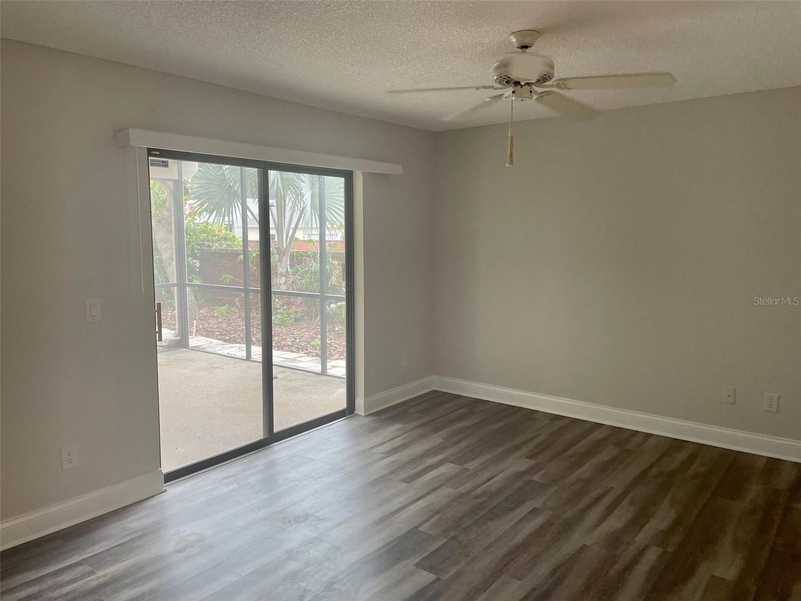878 E Charing Cross Cir Property Photo 16