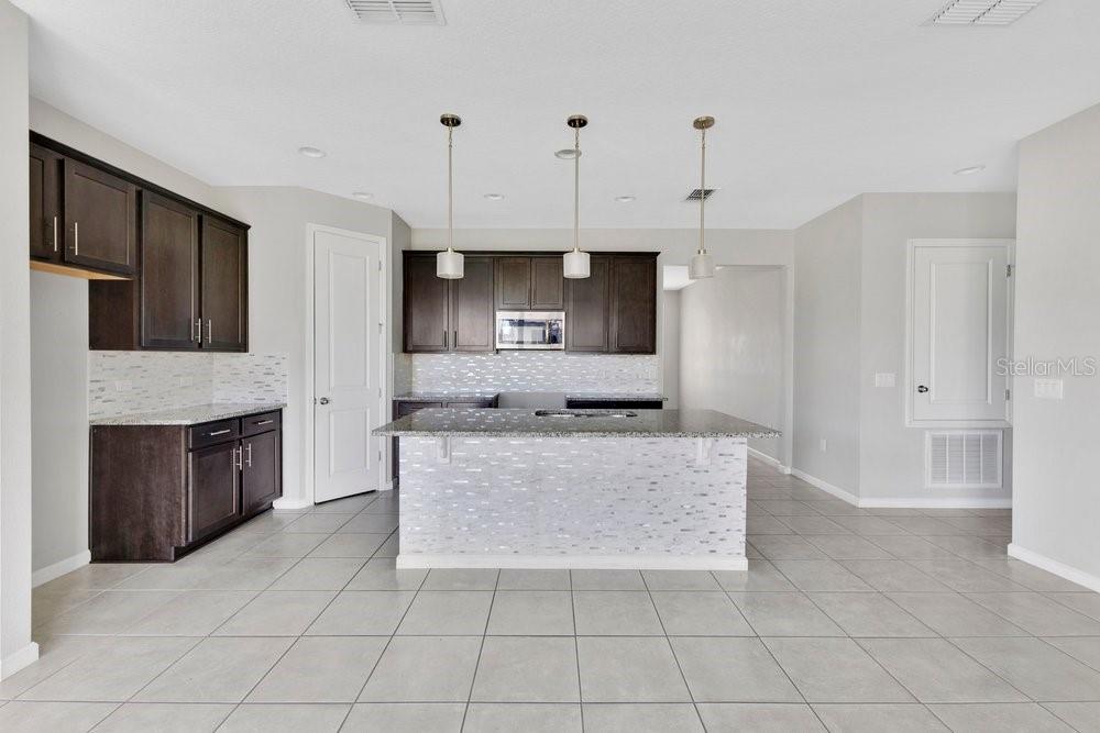 2570 Wadeview Loop Property Photo 3