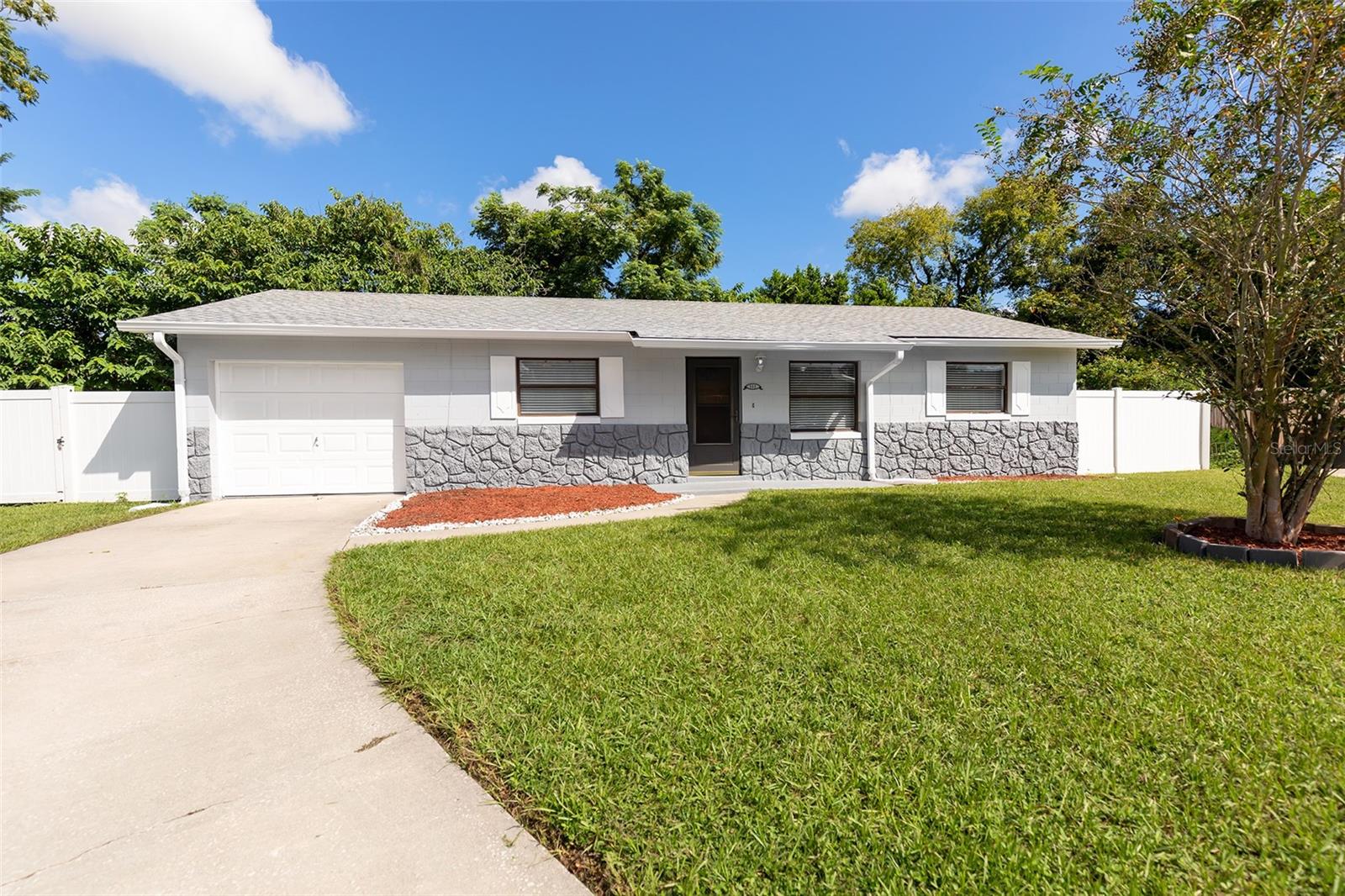 500 Birch Ct Property Photo 1