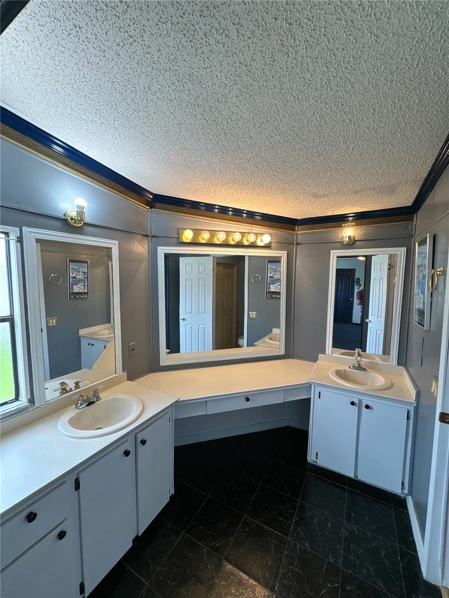 2353 W Coach N Four Dr Property Photo 14