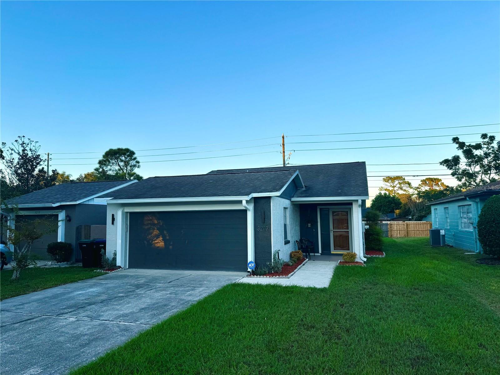 3217 Royal St Property Photo 1