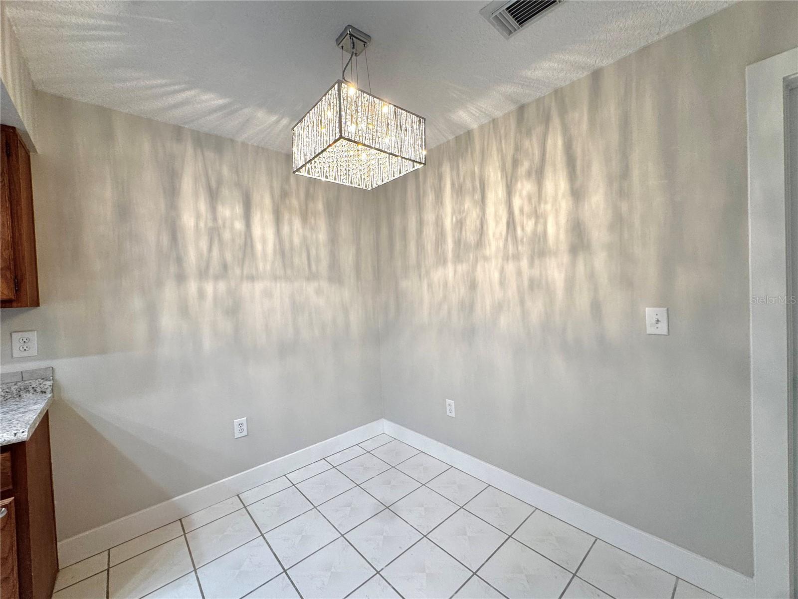 3217 Royal St Property Photo 7