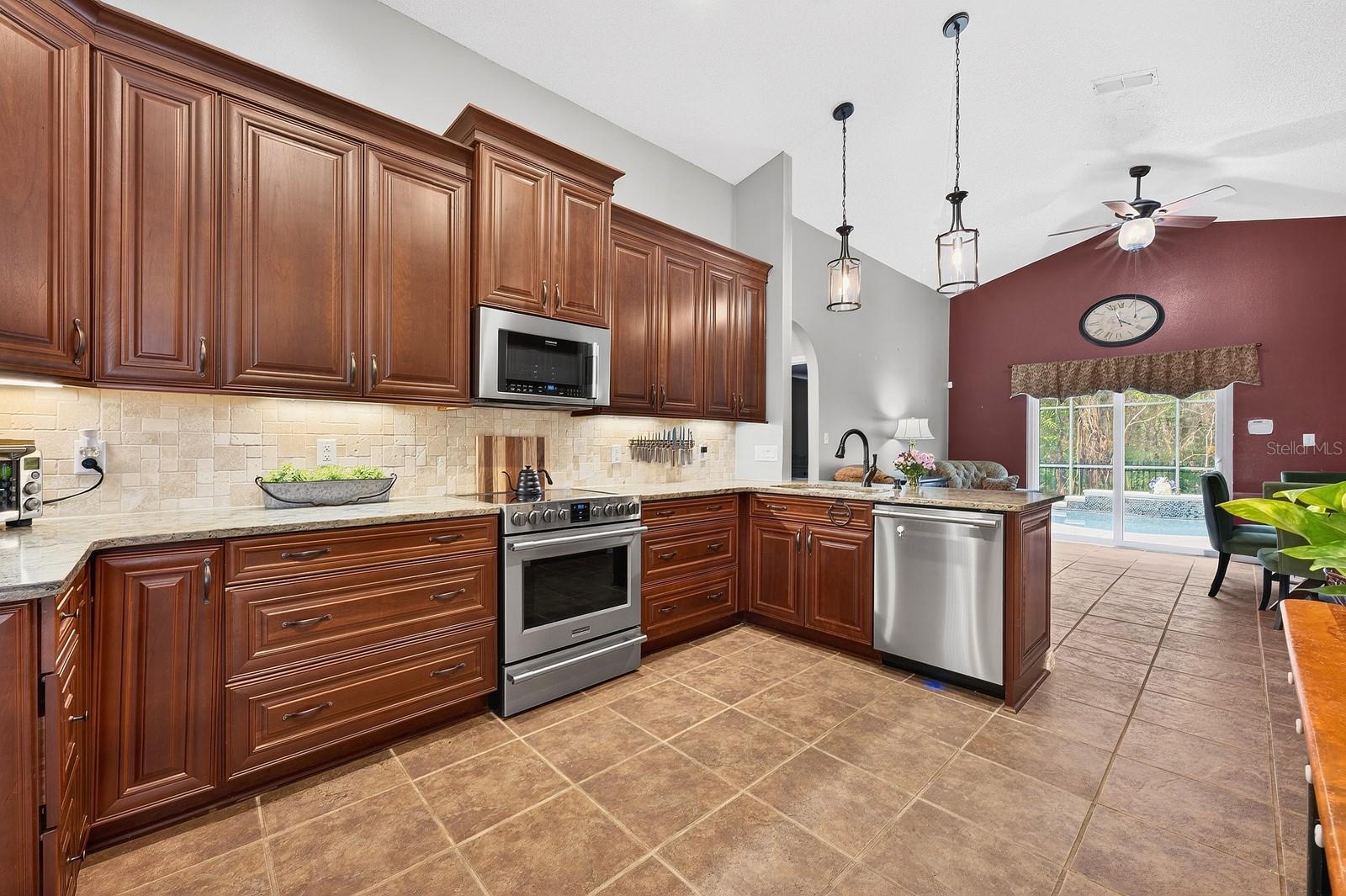 10223 Dean Point Pl Property Photo 4