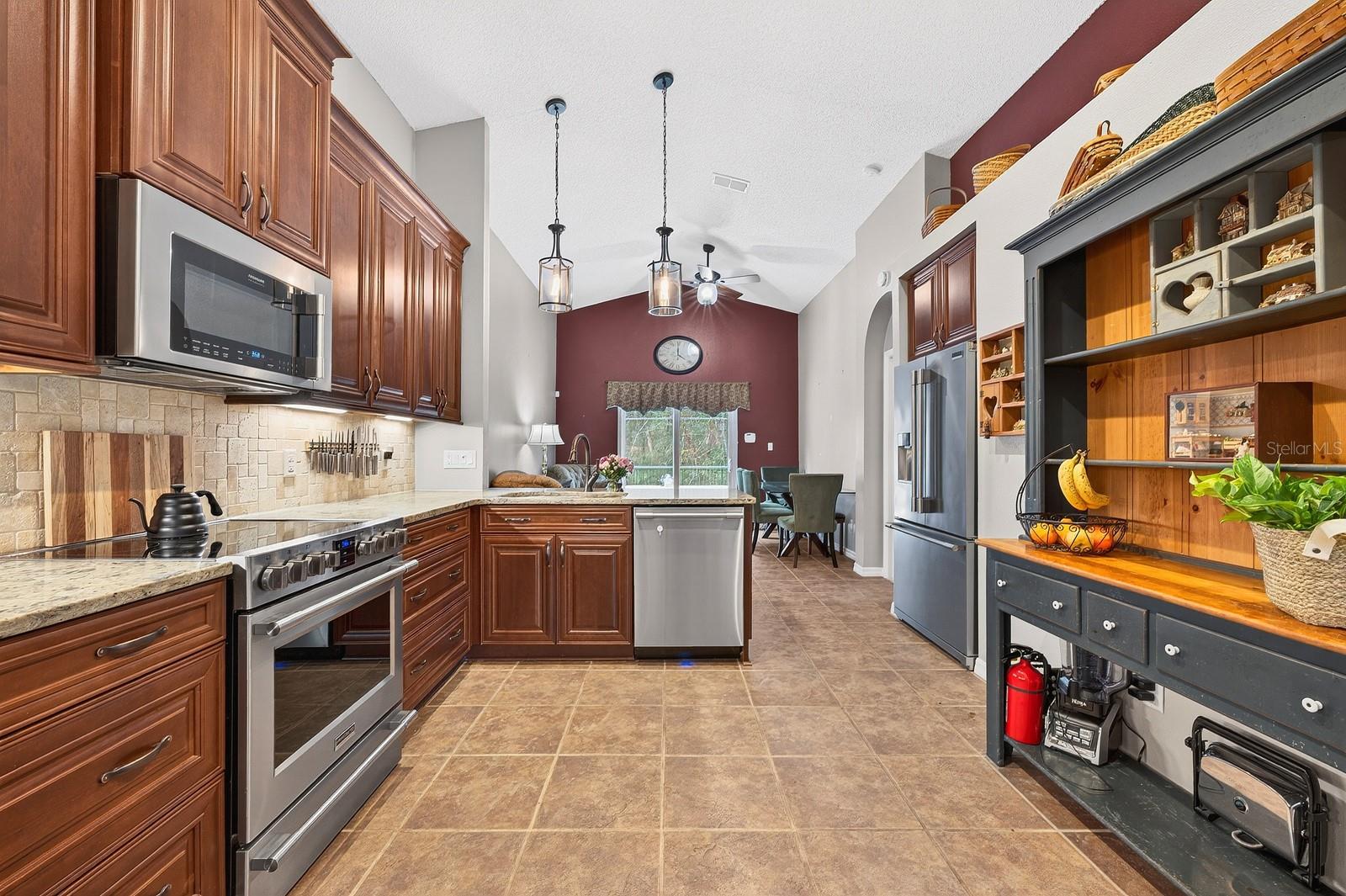 10223 Dean Point Pl Property Photo 5
