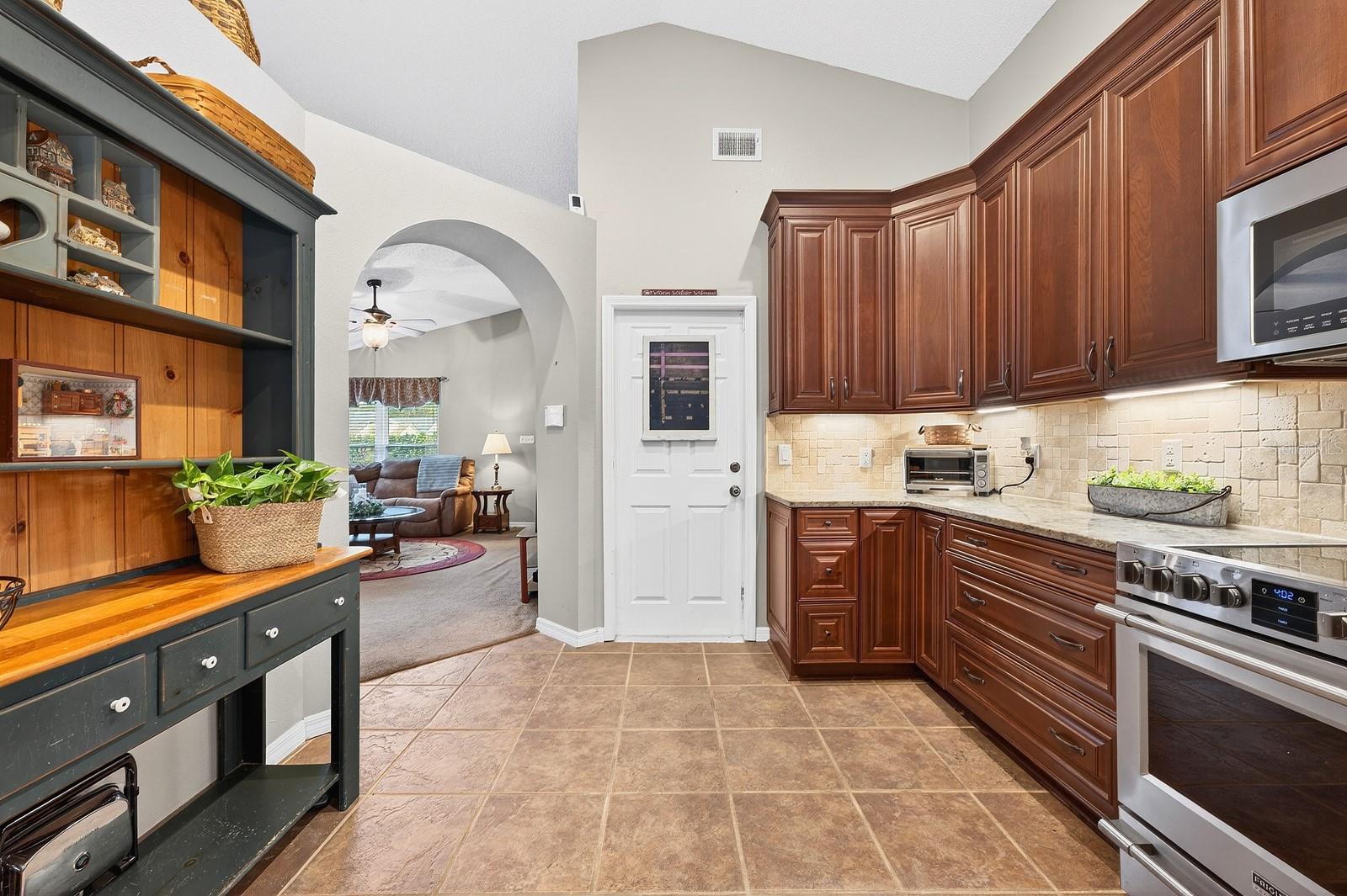 10223 Dean Point Pl Property Photo 6