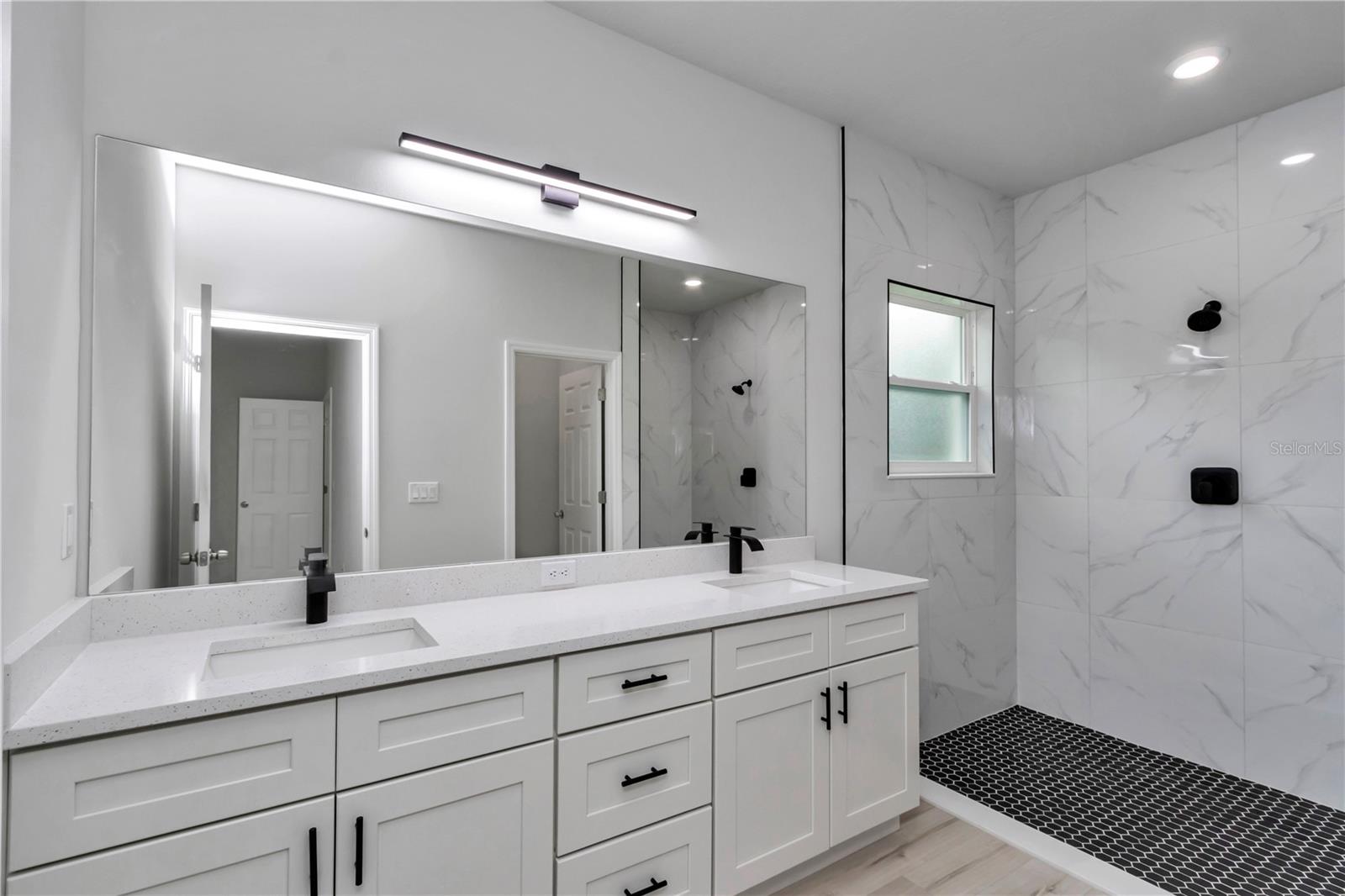 7644 N Voyager Dr Property Photo 23