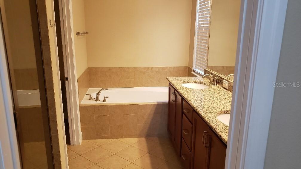 13818 Eliot Ave Property Photo 5