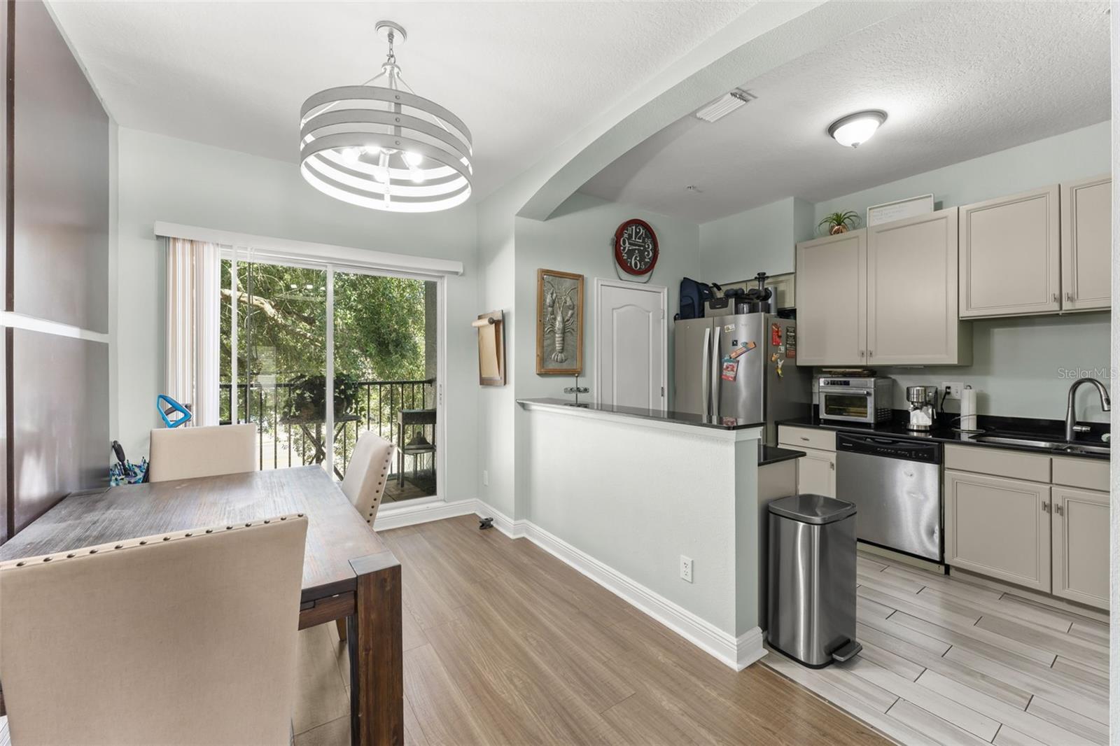 136 S Bumby Ave #2 Property Photo 21