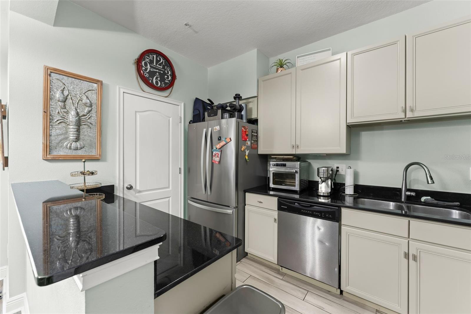136 S Bumby Ave #2 Property Photo 25