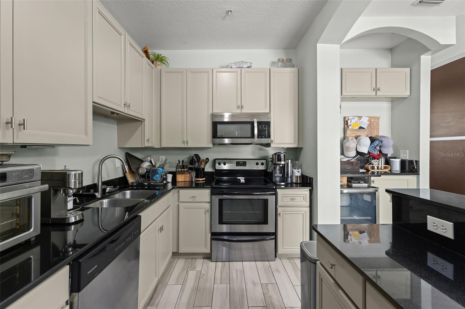 136 S Bumby Ave #2 Property Photo 27
