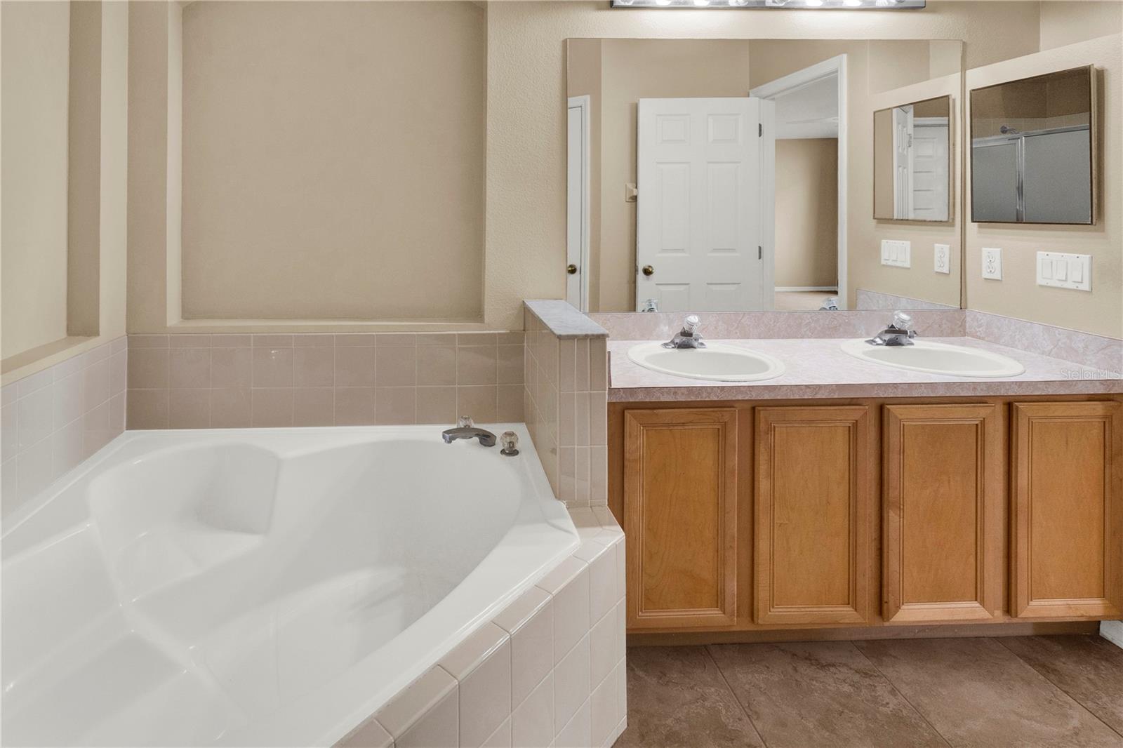 5412 San Gabriel Way Property Photo 35