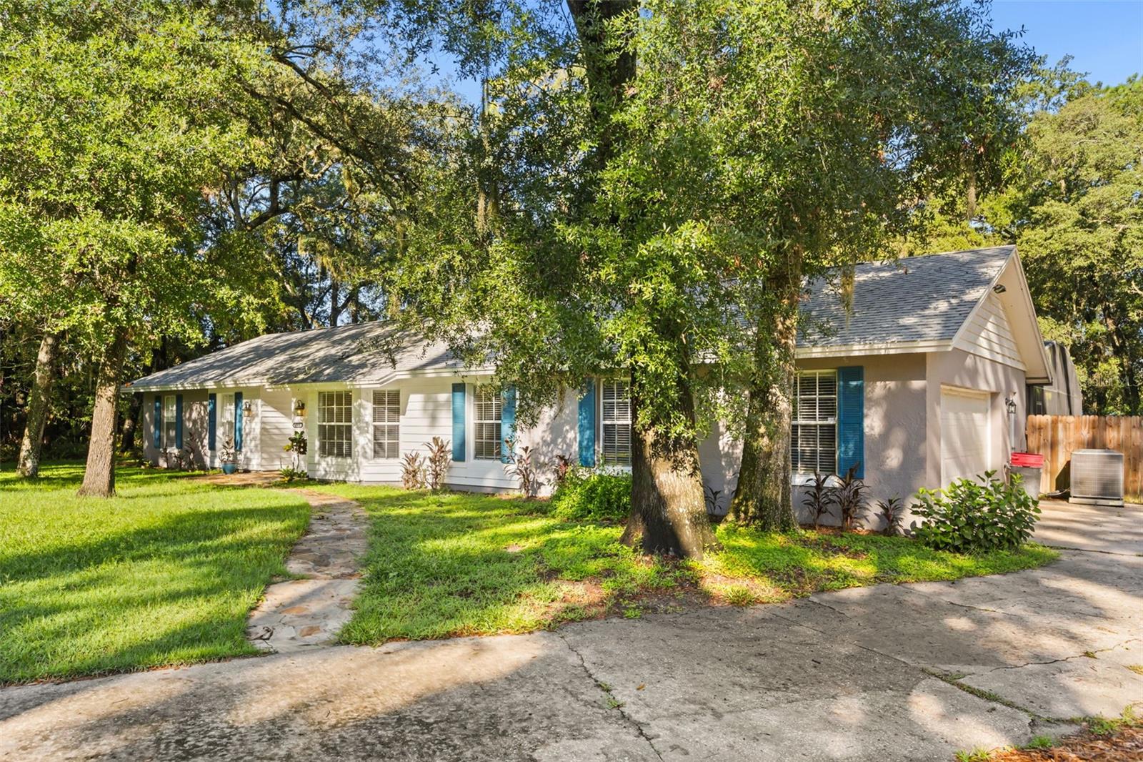 1801 Bent Oak Ct Property Photo 2