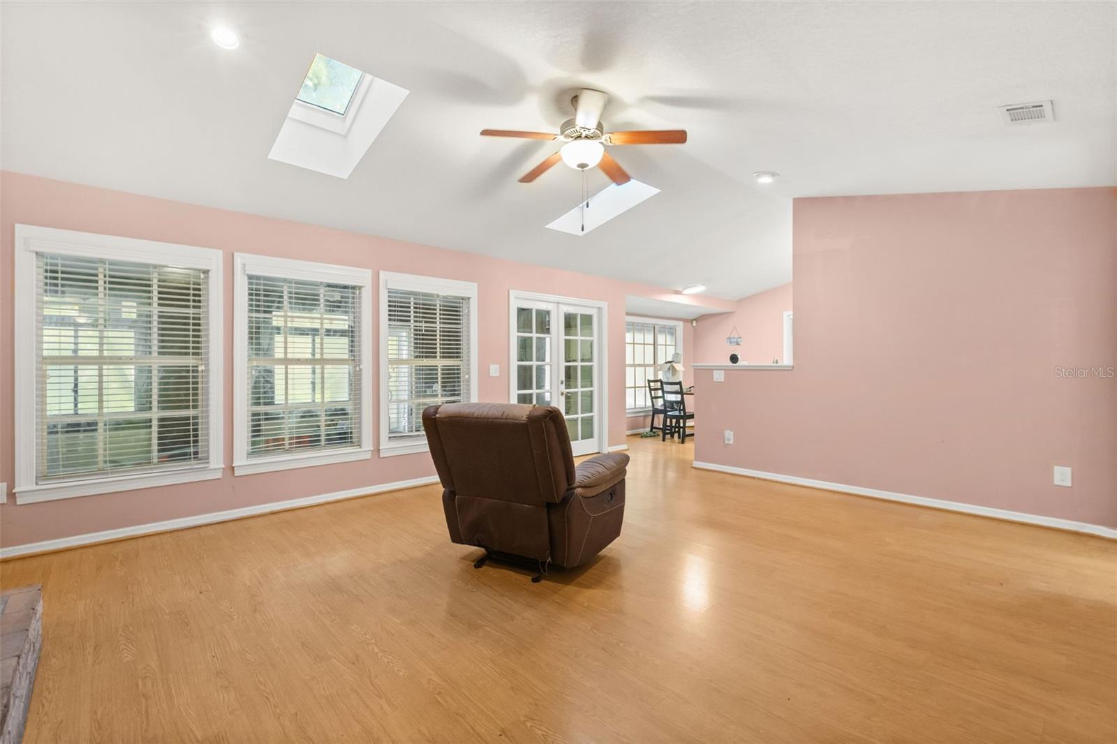 1801 Bent Oak Ct Property Photo 3