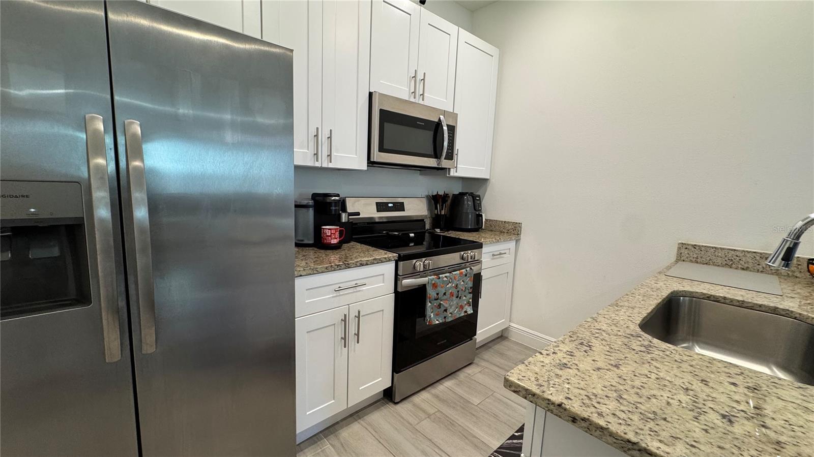 1761 Coriander Dr Property Photo 8