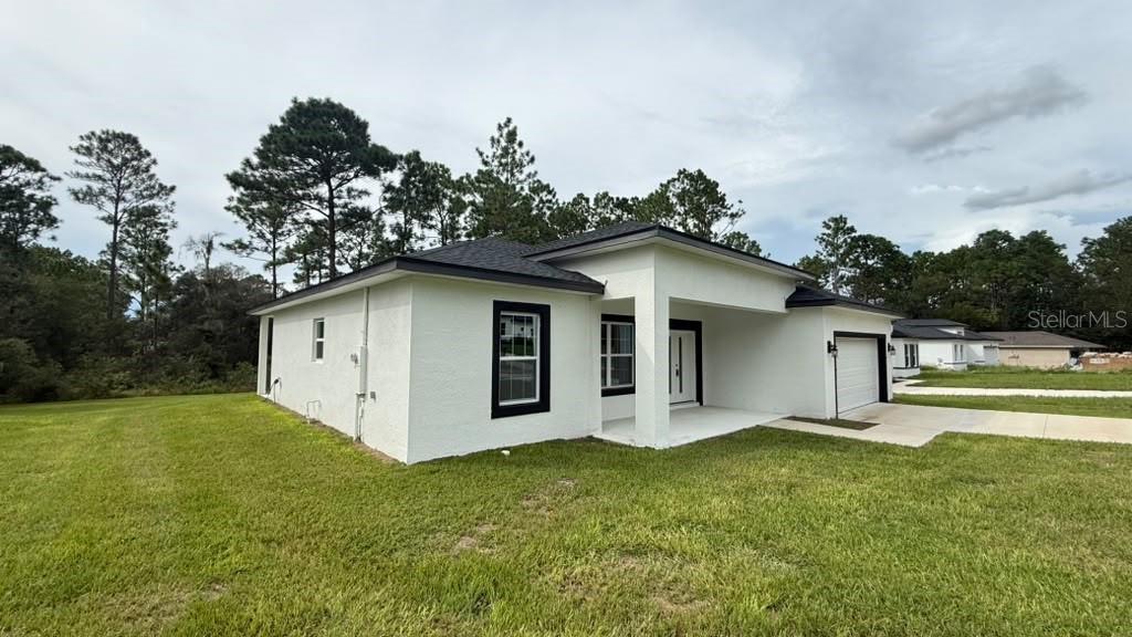 7658 N Voyager Dr Property Photo 2