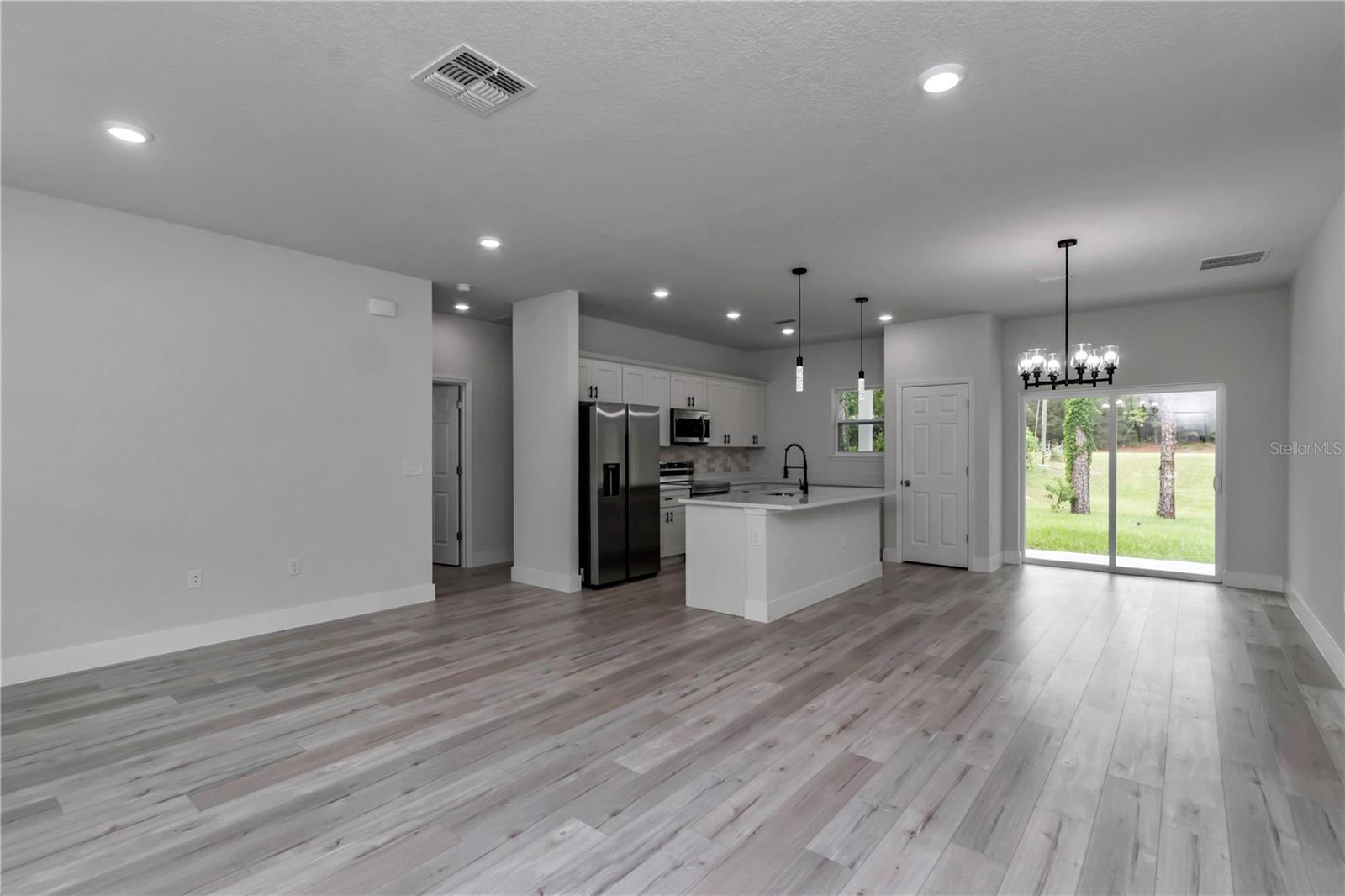 7658 N Voyager Dr Property Photo 10