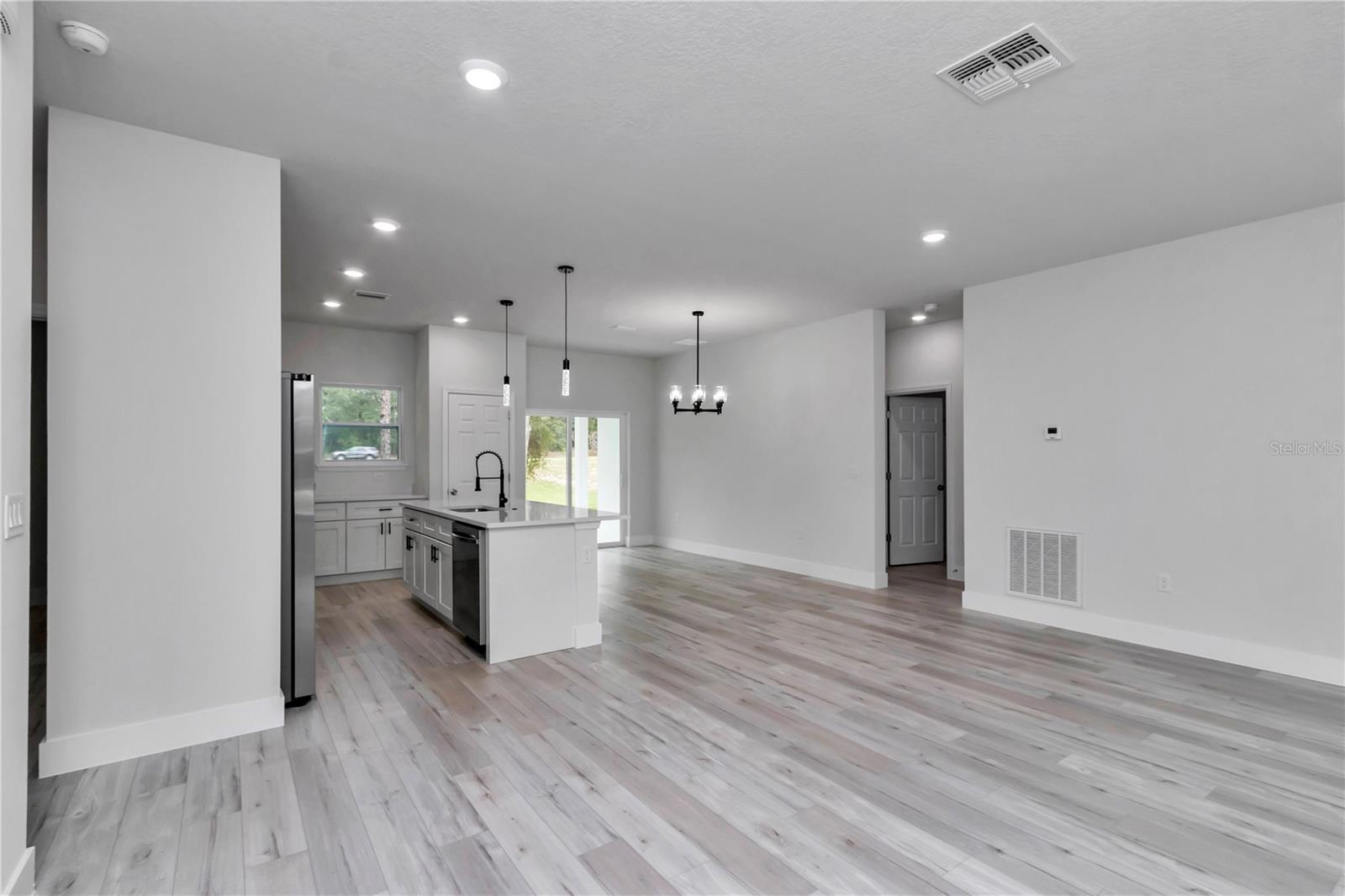 7658 N Voyager Dr Property Photo 11