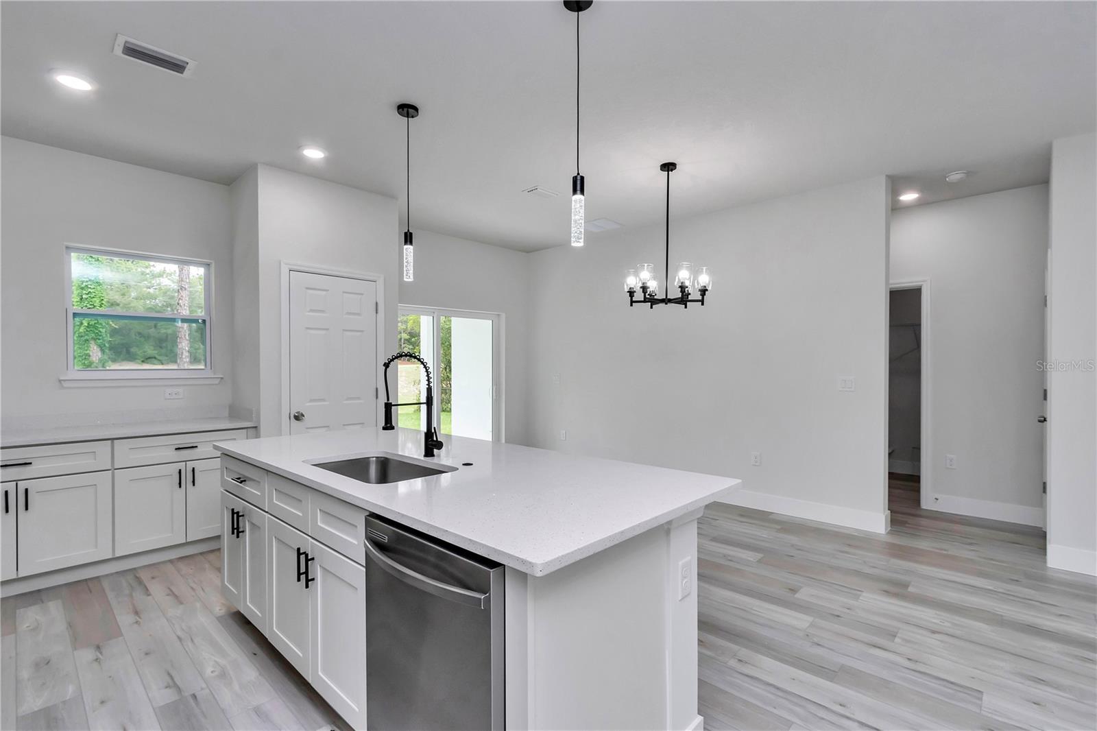 7658 N Voyager Dr Property Photo 16