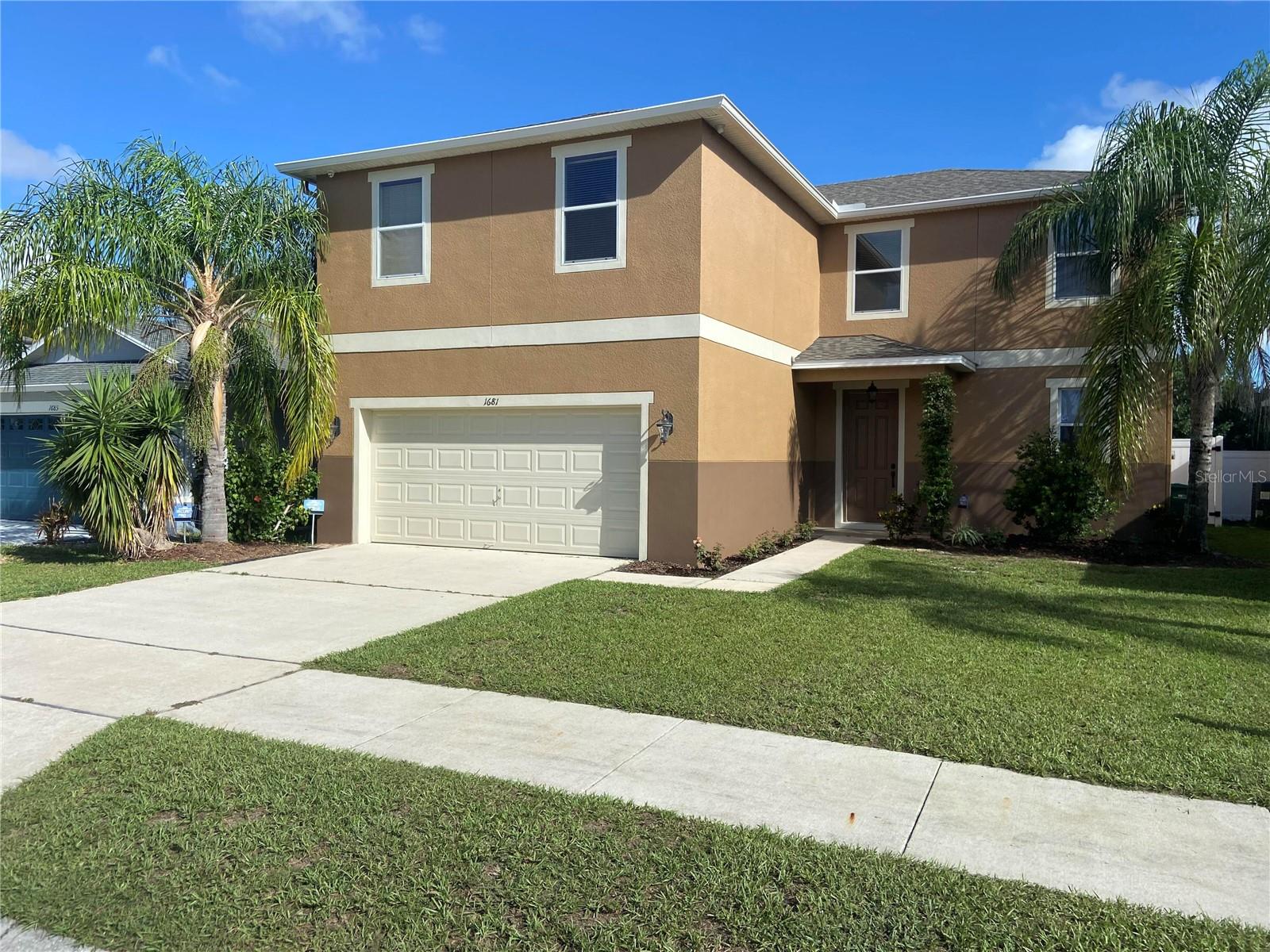 1681 Strathmore Cir Property Photo 1