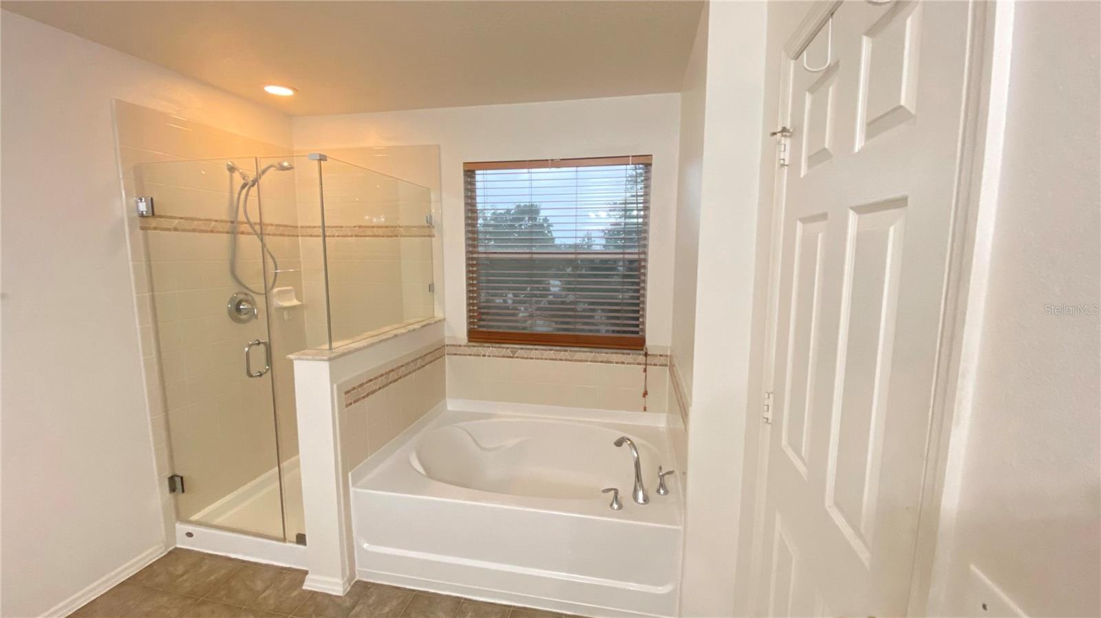 1681 Strathmore Cir Property Photo 11