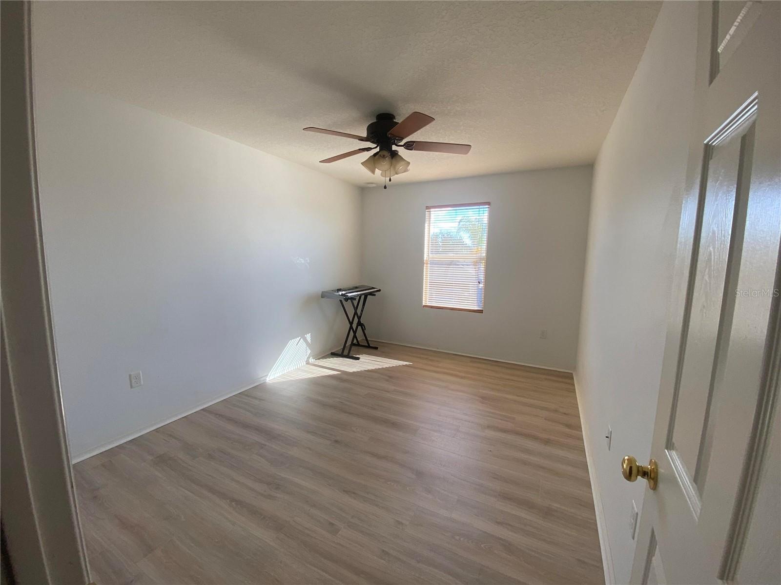 1681 Strathmore Cir Property Photo 16