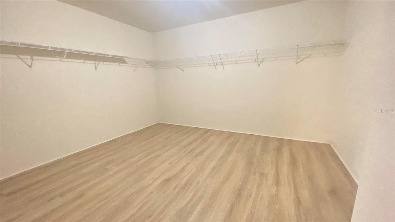 1681 Strathmore Cir Property Photo 18